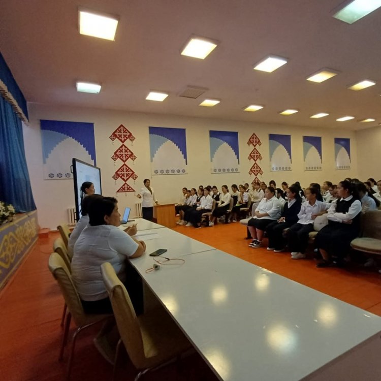 "Бой түзелмей, ой түзелмес" тақырыбында жалпы қыздар жиналысы өткізілді.