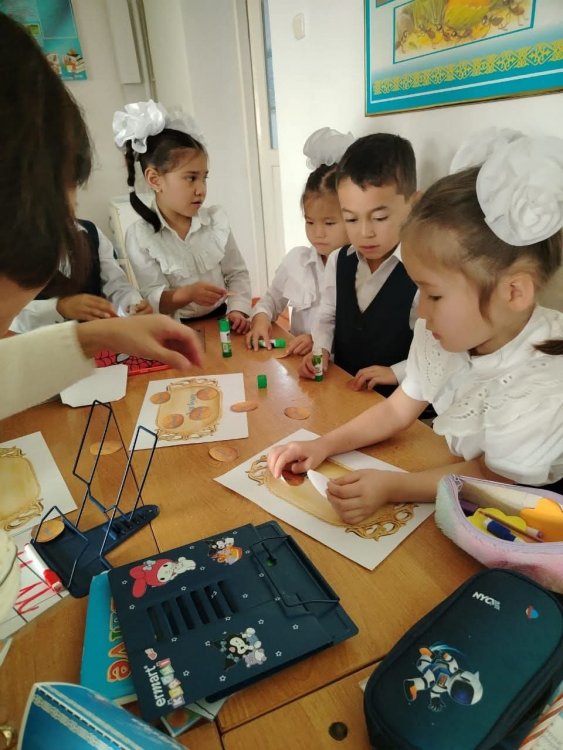 1 «Г»  сынып жетекшісі А.Т.Иманалиева әліппе пәнінен «Мм дыбысы мен әрпі» тақырыбында ашық сабақ өткізді.