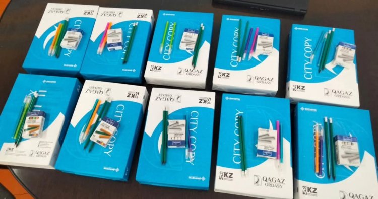 Шымкент қаласы Білім басқармасына қарасты №68 жалпы орта білім беретін мектебінде мұғалімдерге мектеп тарапынан кеңсе тауарларын үлестірілді.