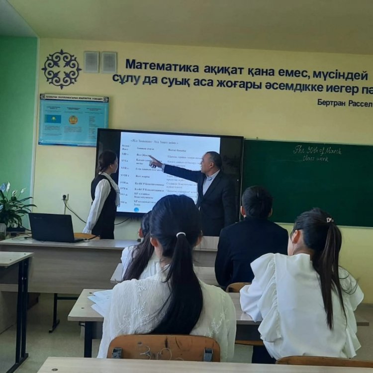 11 "А" сынып оқушыларымен тәрбие  сағаты өткізілді